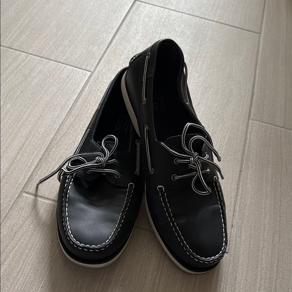 Simply Styled Black Boat Shoes with White Trim